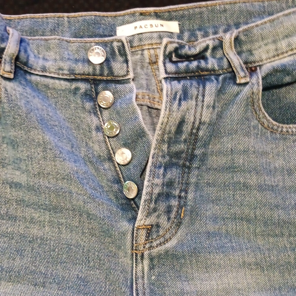 Jeans - Picture 2 of 3